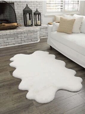 MON CHATEAU Luxury collection. 100% polyester with anti-slip back 3.7ft x 5.10ft
